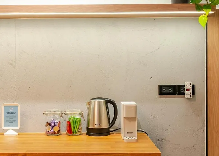 Rare Townhouse Perfect For Groups, 8 Mins To Train Casa de férias