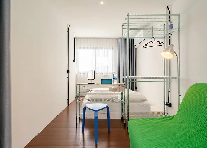 Rare Townhouse Perfect For Groups, 8 Mins To Train Casa de férias