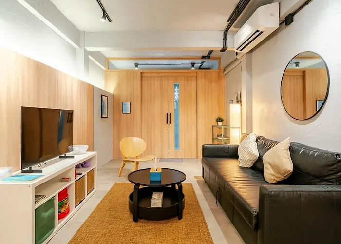 Rare Townhouse Perfect For Groups, 8 Mins To Train *